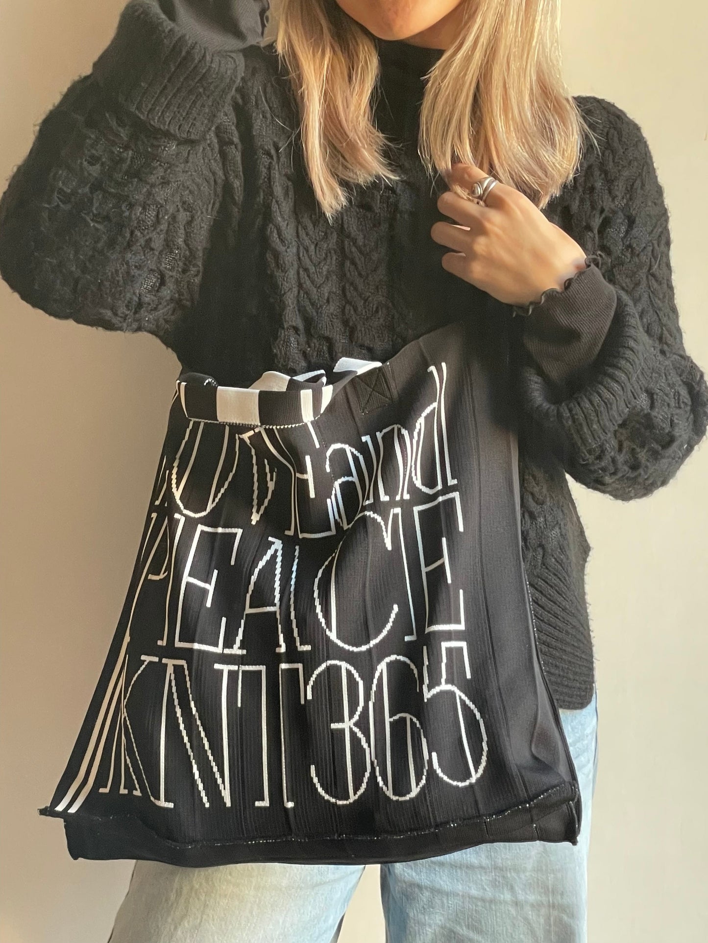 Mam / LOVE and PEACE / black×white