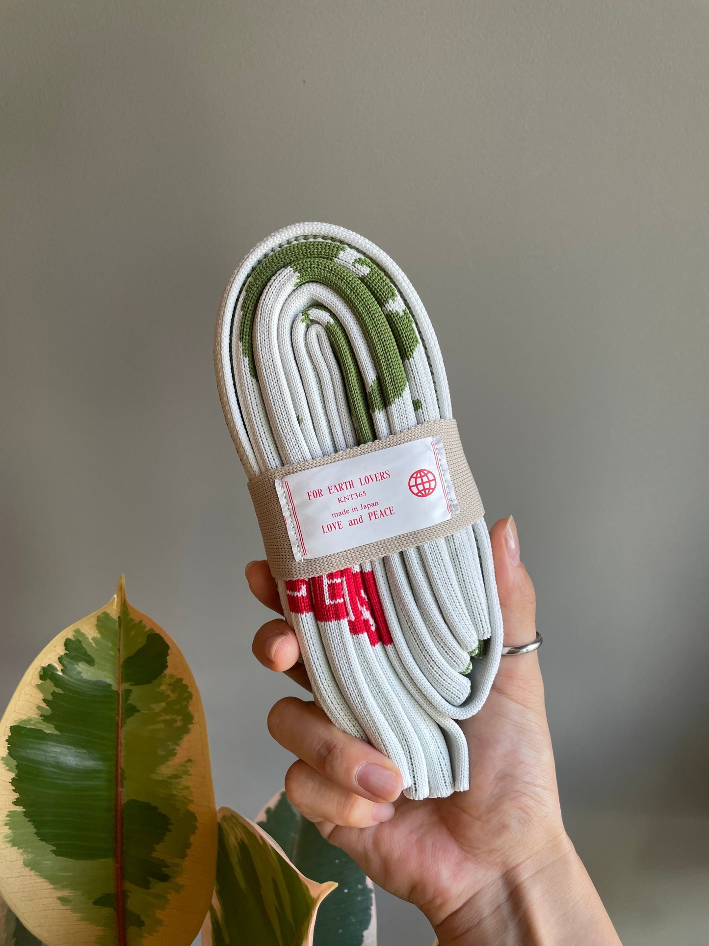 Knitty / World / Ivory