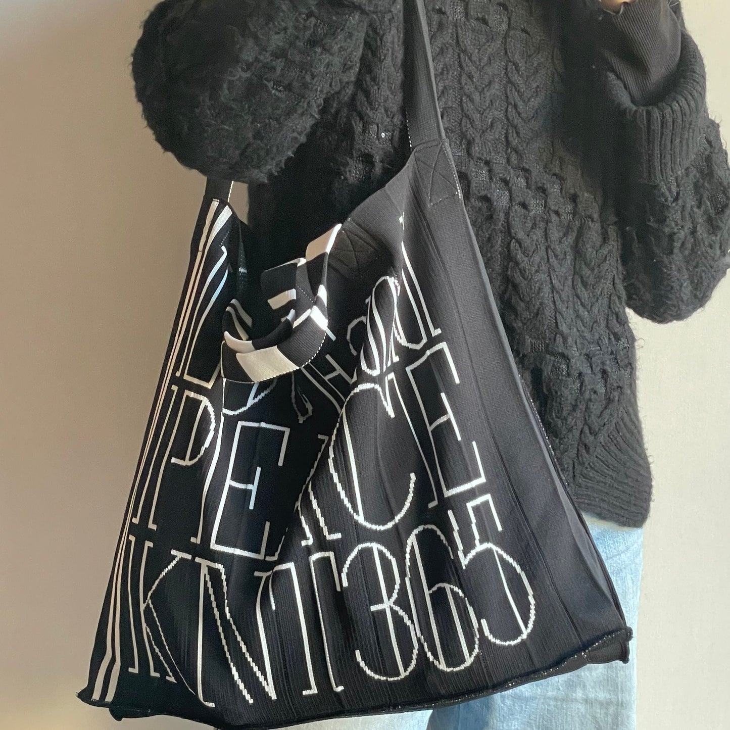 Mam / LOVE and PEACE / black×white