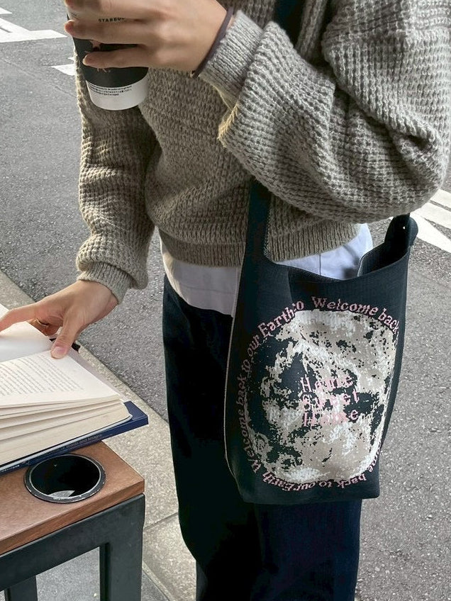 Fourty / Moon / Chacoal