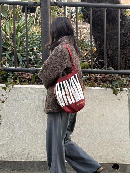 Fourty / Piano / Brown