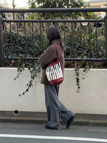 Fourty / Piano / Brown