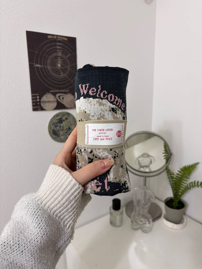 Fourty / Moon / Chacoal