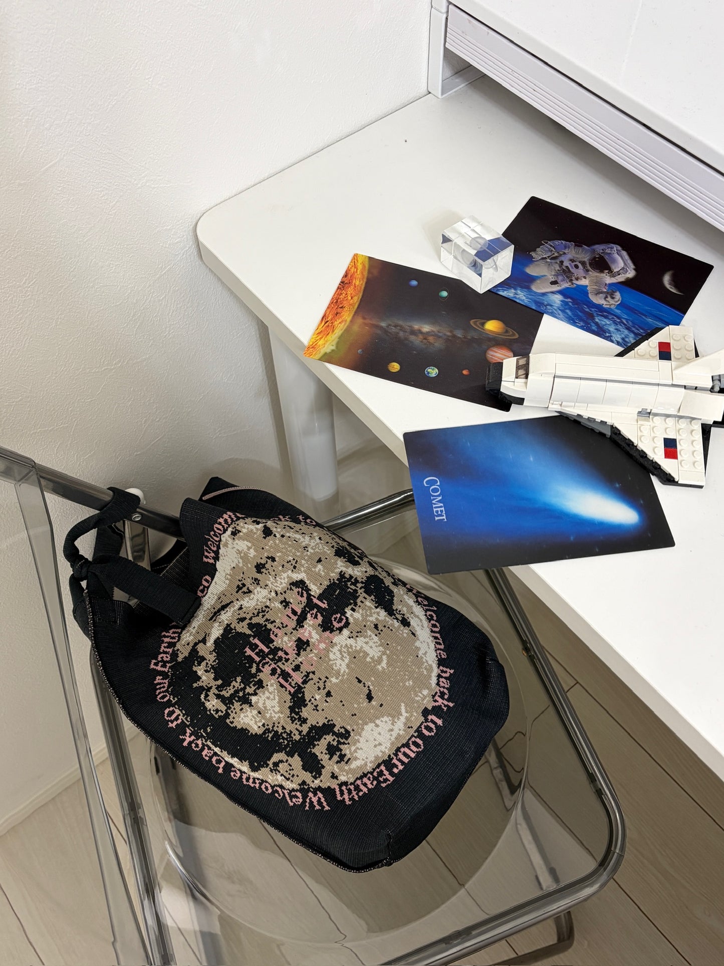 Fourty / Moon / Chacoal