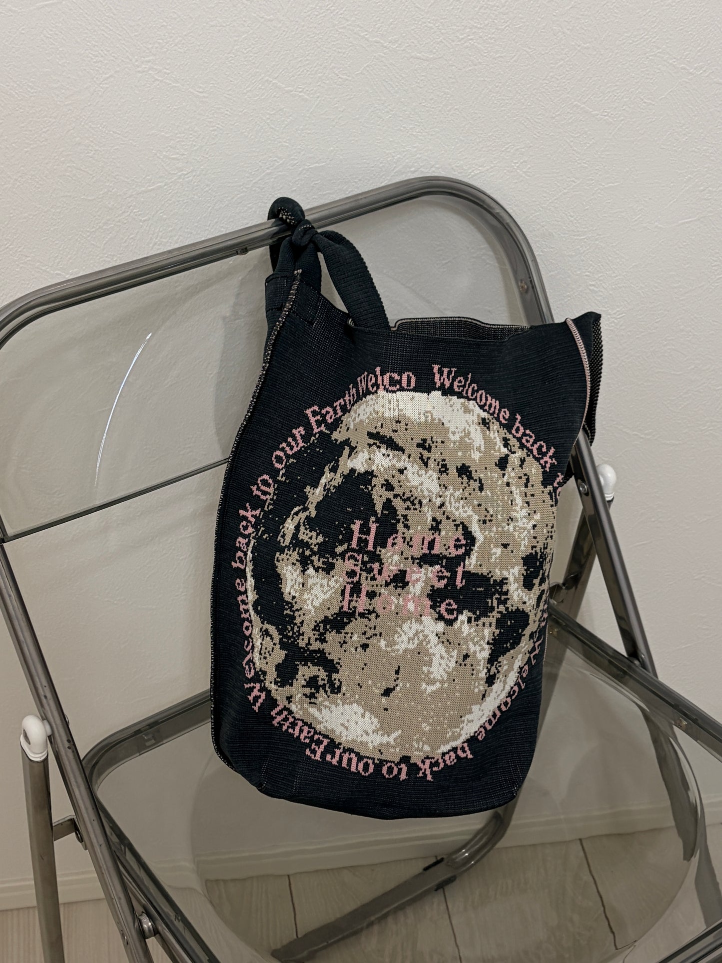 Fourty / Moon / Chacoal