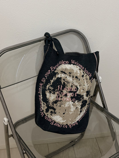 Fourty / Moon / Chacoal