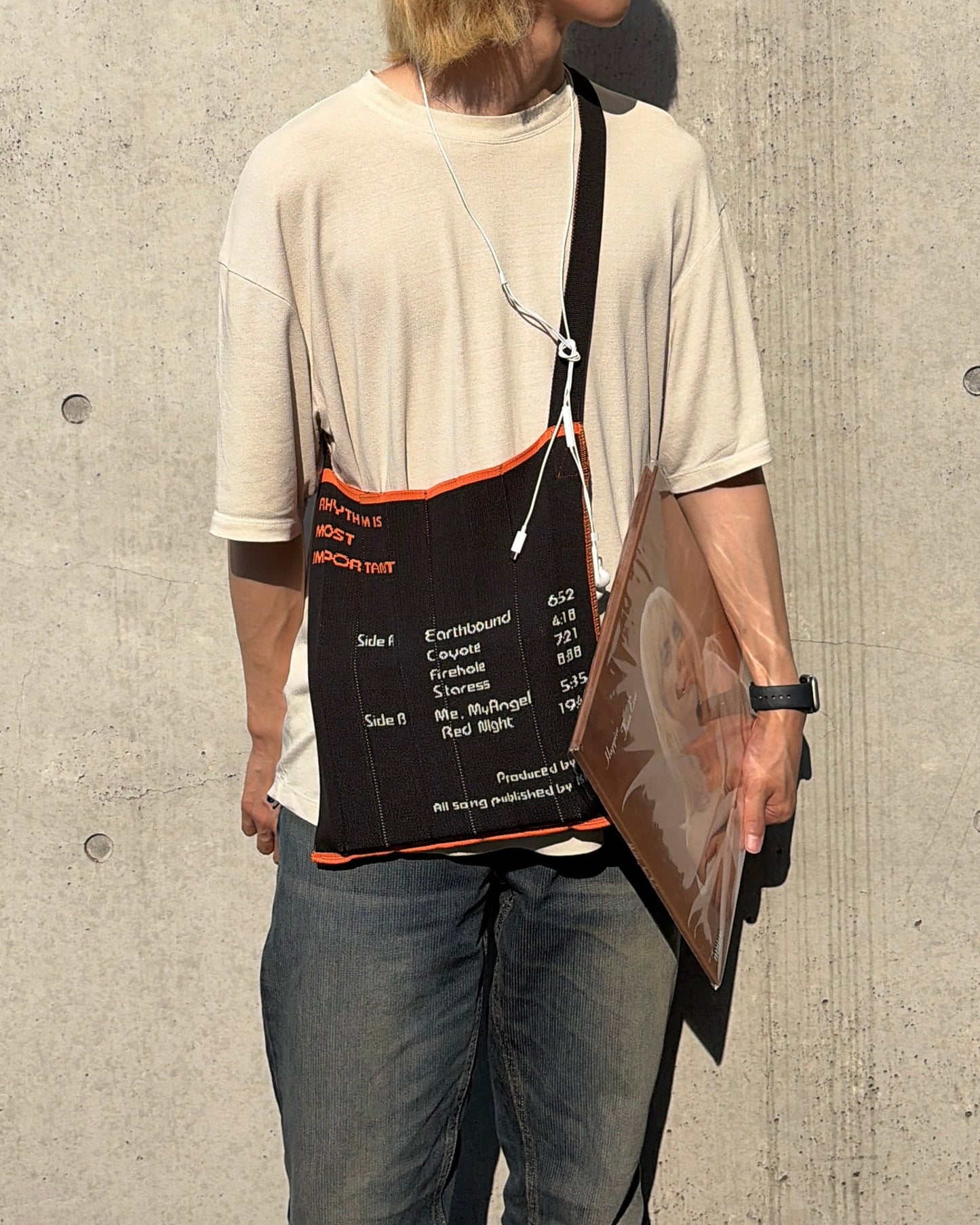 Lpeee / Rhythmn / Black