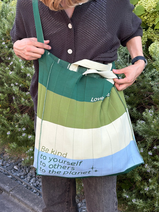 Mam / Border / Green