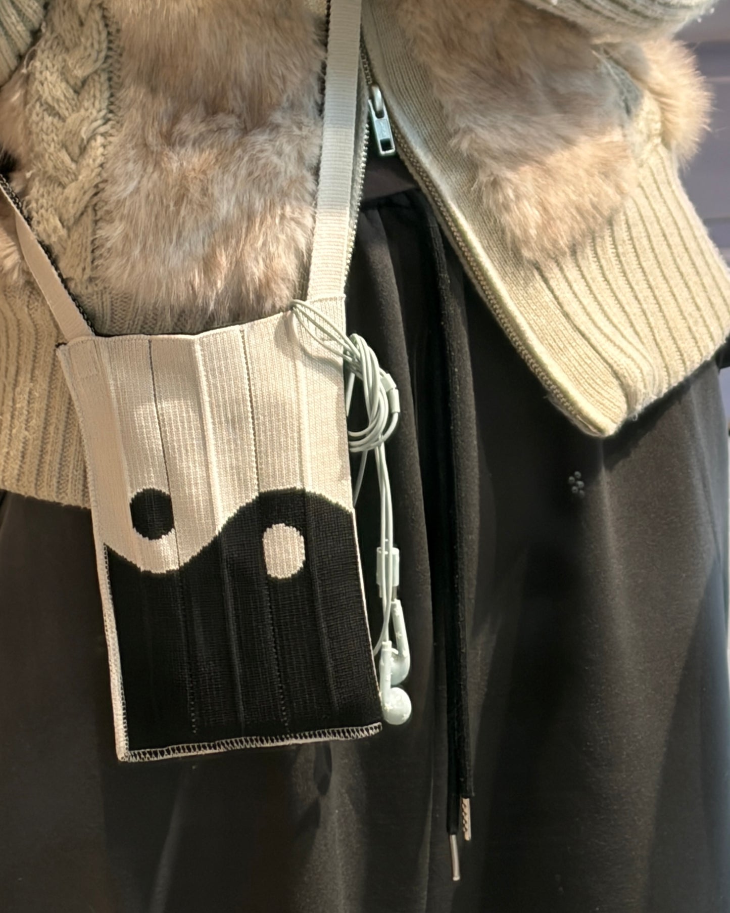 Me-Knitty / Ying Yang / Black