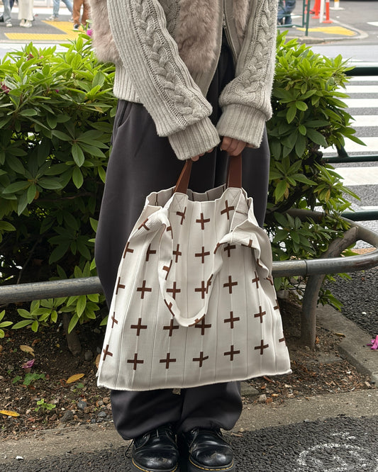 Mam / Cross / Cream