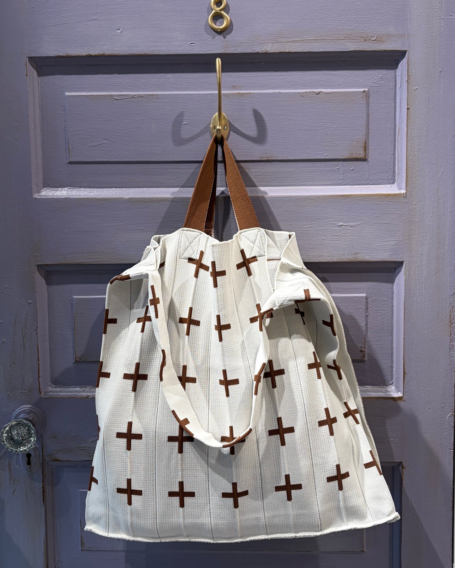 Mam / Cross / Cream