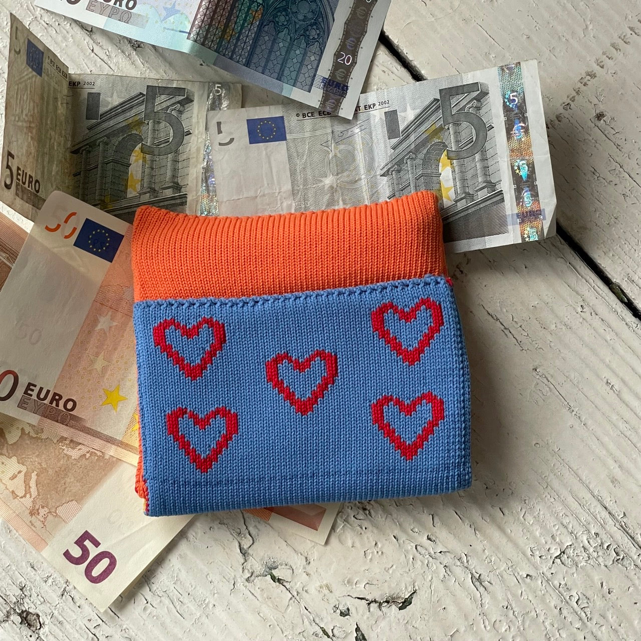 Lletty / Heart / Red