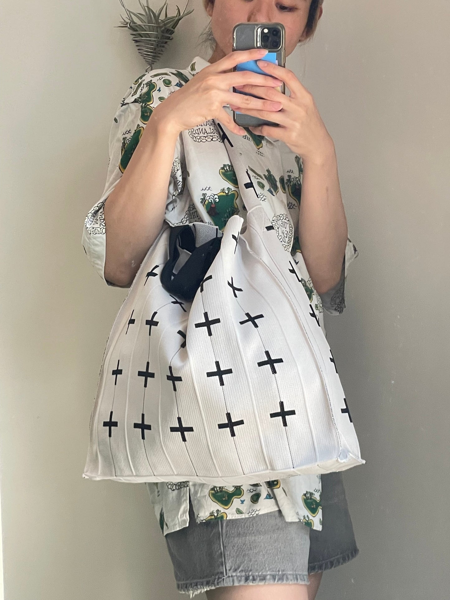 Mam / Cross / Ivory